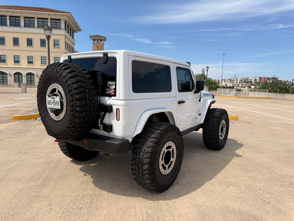 2019 Jeep JL Wrangler - Image 12 of 31