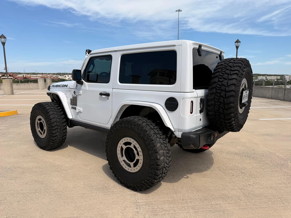 2019 Jeep JL Wrangler - Image 10 of 31