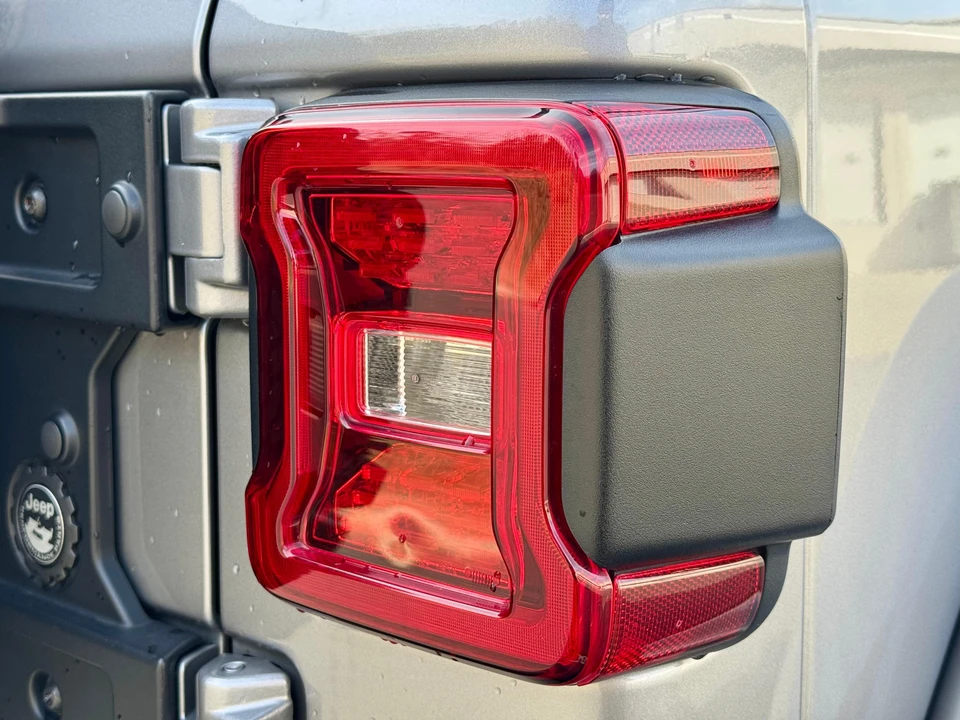 2019 Jeep JL Wrangler - Image 29 of 31