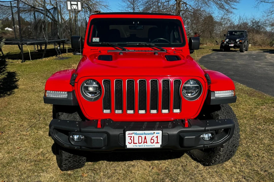2019 Jeep JL Wrangler - Image 2 of 5