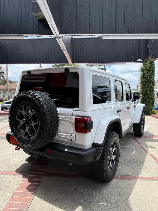 2019 Jeep JL Wrangler - Image 5 of 9