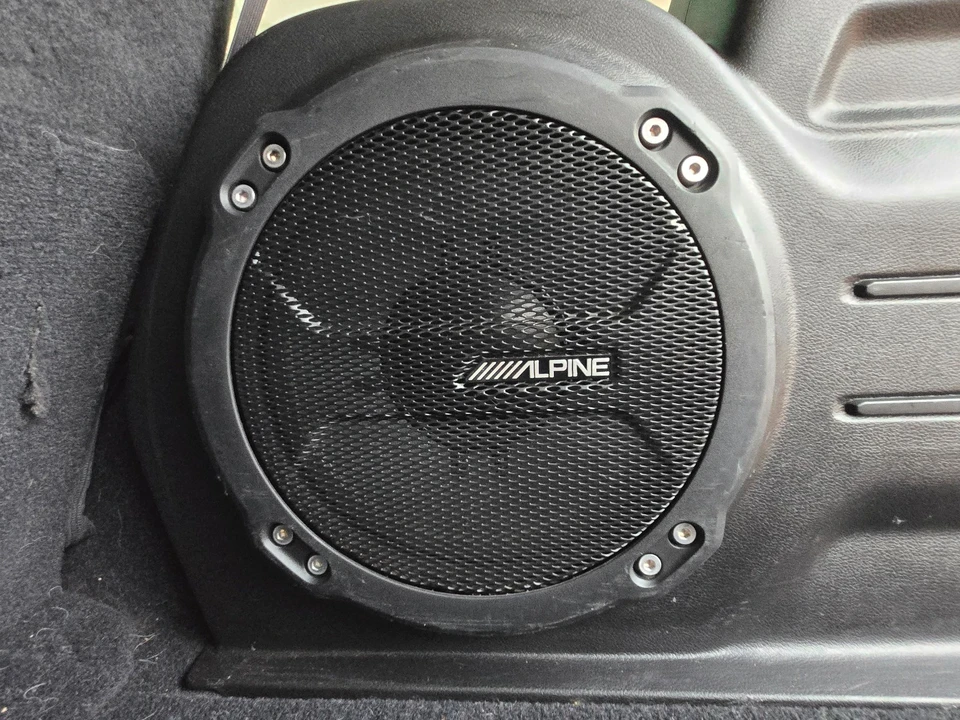 2019 Jeep JL Wrangler - Image 15 of 20