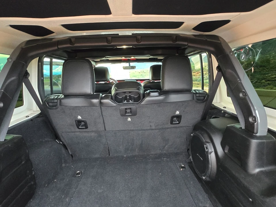 2019 Jeep JL Wrangler - Image 14 of 20