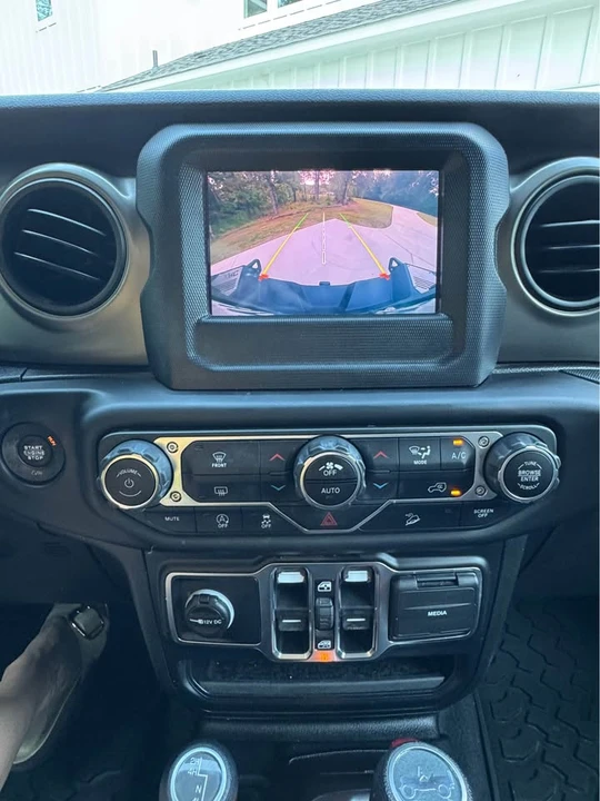 2019 Jeep JL Wrangler - Image 15 of 15