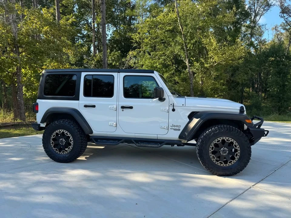 2019 Jeep JL Wrangler - Image 2 of 15
