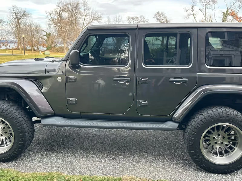 2019 Jeep JL Wrangler - Image 4 of 21