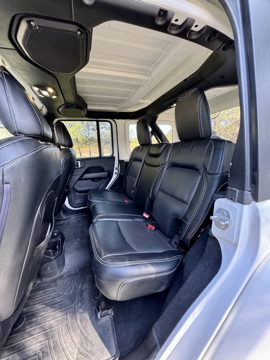 2019 Jeep JL Wrangler - Image 21 of 22