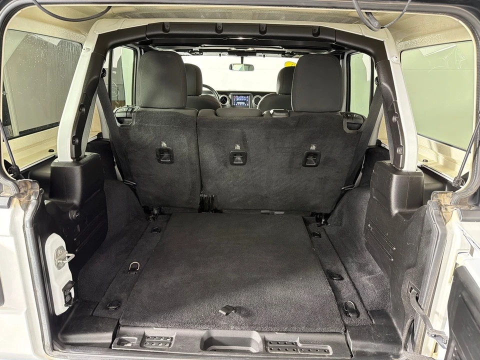 2019 Jeep JL Wrangler - Image 19 of 25
