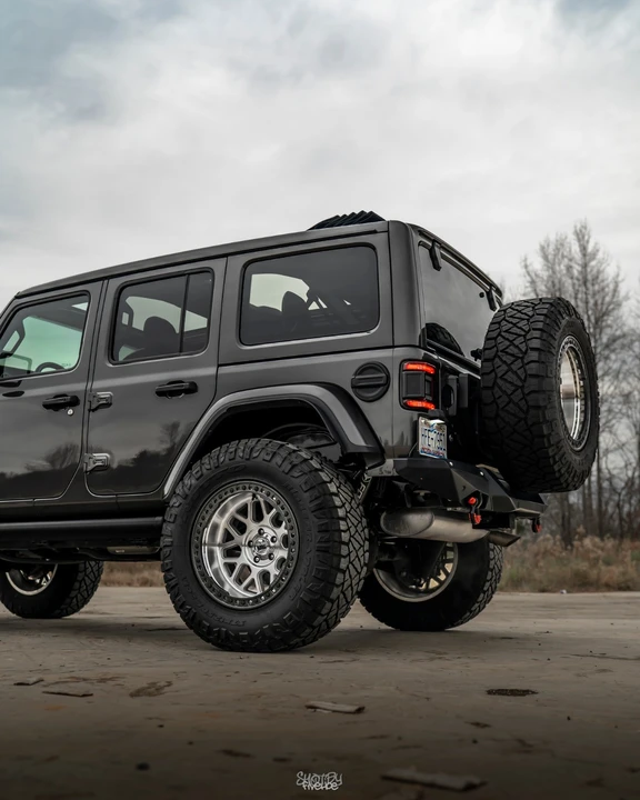 2019 Jeep JL Wrangler - Image 16 of 21