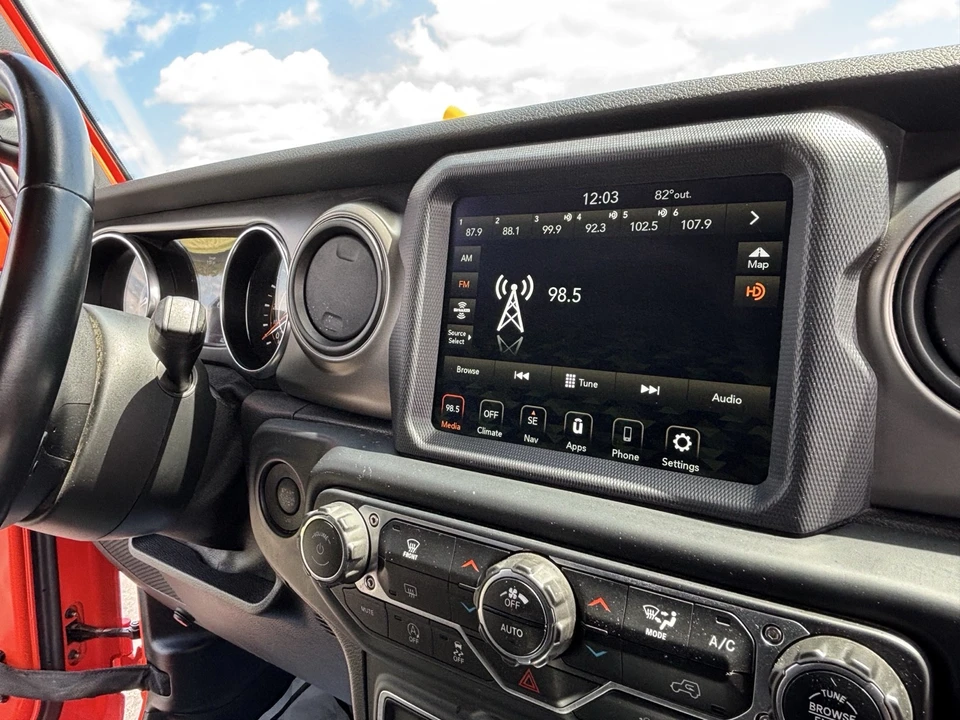 2019 Jeep JL Wrangler - Image 20 of 31