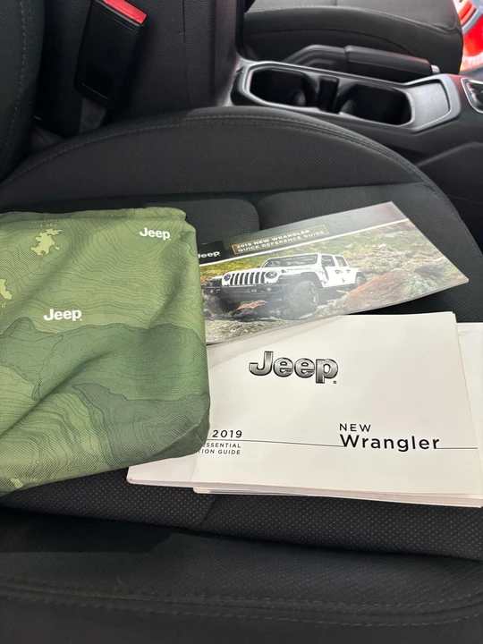 2019 Jeep JL Wrangler - Image 24 of 31