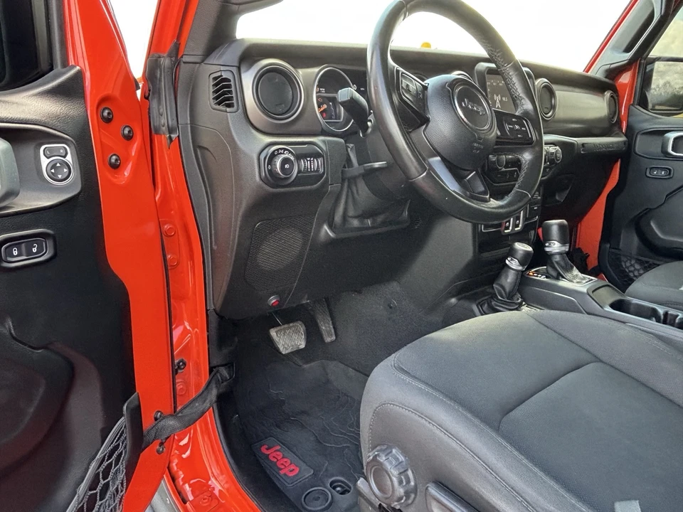 2019 Jeep JL Wrangler - Image 17 of 31
