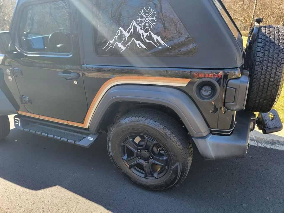 2019 Jeep JL Wrangler - Image 18 of 21