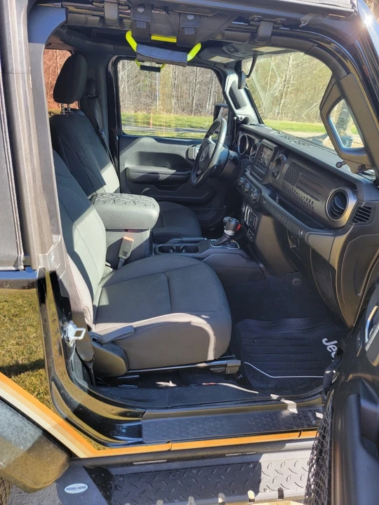 2019 Jeep JL Wrangler - Image 14 of 21