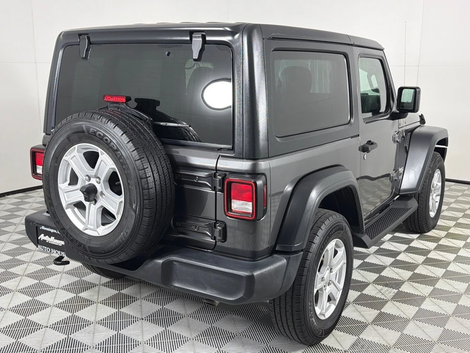 2019 Jeep JL Wrangler - Image 5 of 12