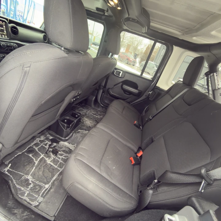 2019 Jeep JL Wrangler - Image 10 of 12