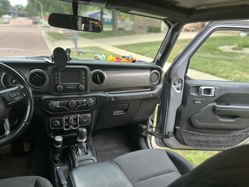 2019 Jeep JL Wrangler - Image 13 of 25