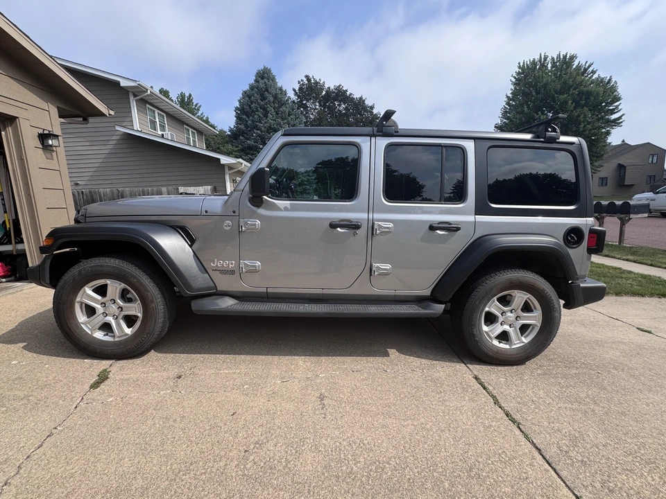 2019 Jeep JL Wrangler - Image 18 of 25