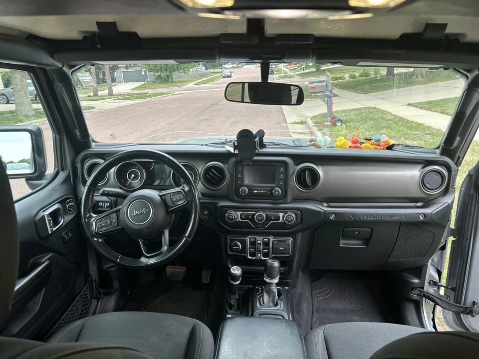 2019 Jeep JL Wrangler - Image 17 of 25