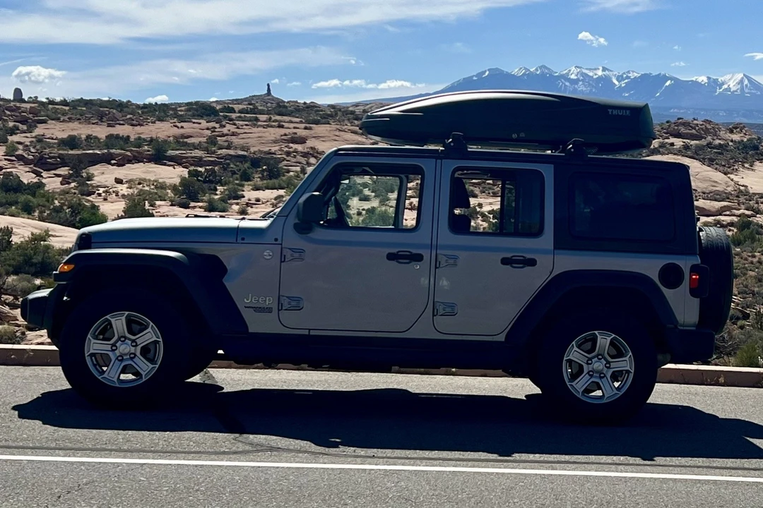 2019 Jeep JL Wrangler - Image 19 of 25