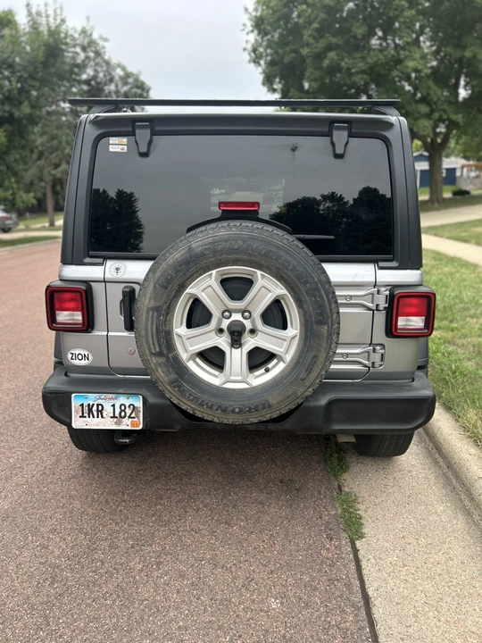 2019 Jeep JL Wrangler - Image 6 of 25