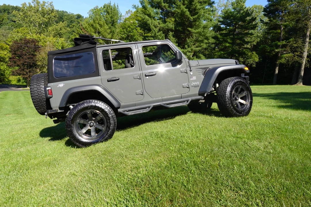2019 Jeep JL Wrangler - Image 6 of 23