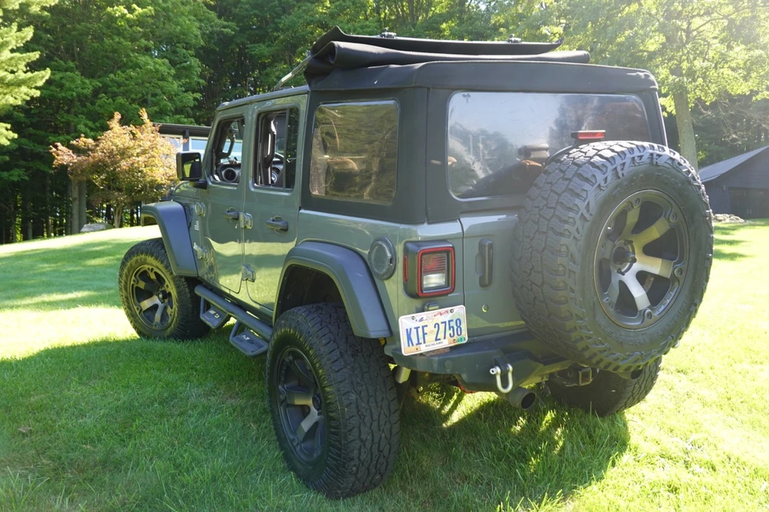 2019 Jeep JL Wrangler - Image 9 of 23