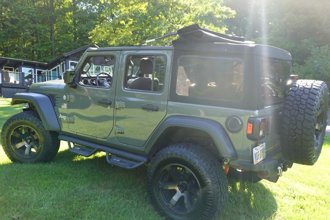 2019 Jeep JL Wrangler - Image 10 of 23