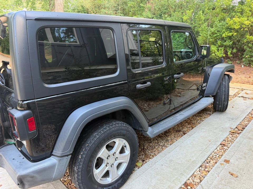 2019 Jeep JL Wrangler - Image 4 of 8