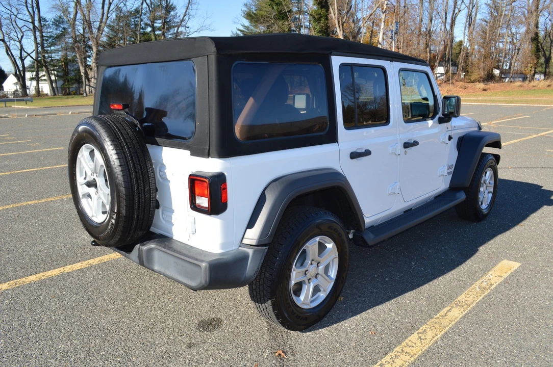2019 Jeep JL Wrangler - Image 9 of 21