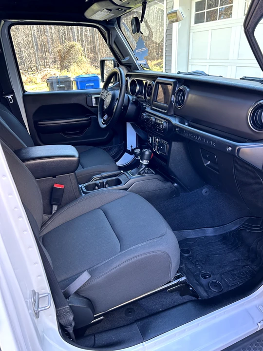 2019 Jeep JL Wrangler - Image 18 of 21
