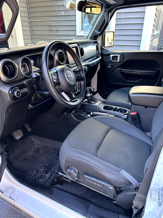 2019 Jeep JL Wrangler - Image 17 of 21