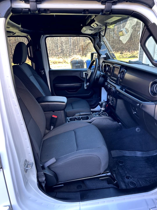 2019 Jeep JL Wrangler - Image 12 of 21