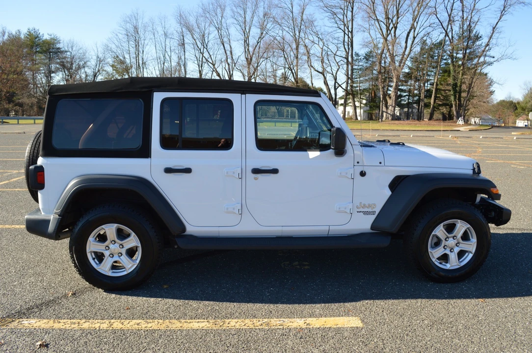 2019 Jeep JL Wrangler - Image 2 of 21