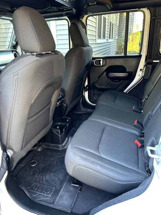 2019 Jeep JL Wrangler - Image 11 of 21