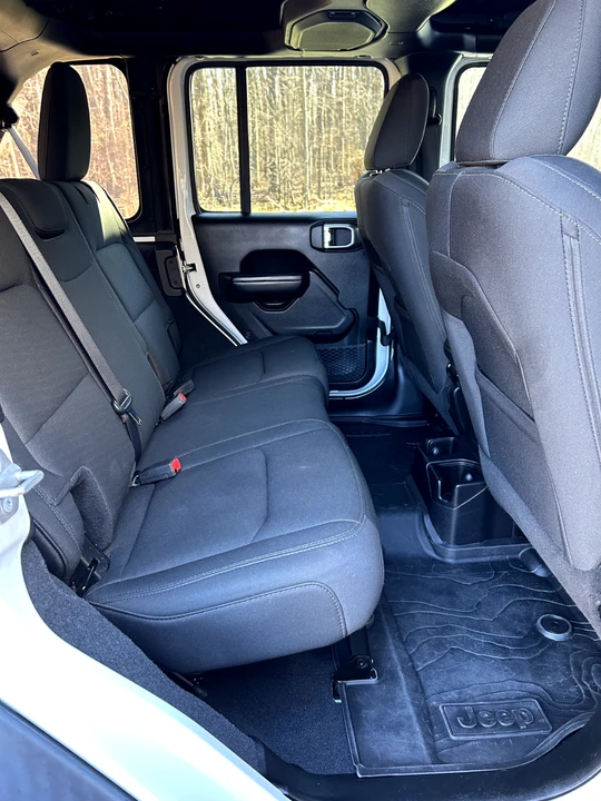 2019 Jeep JL Wrangler - Image 15 of 21