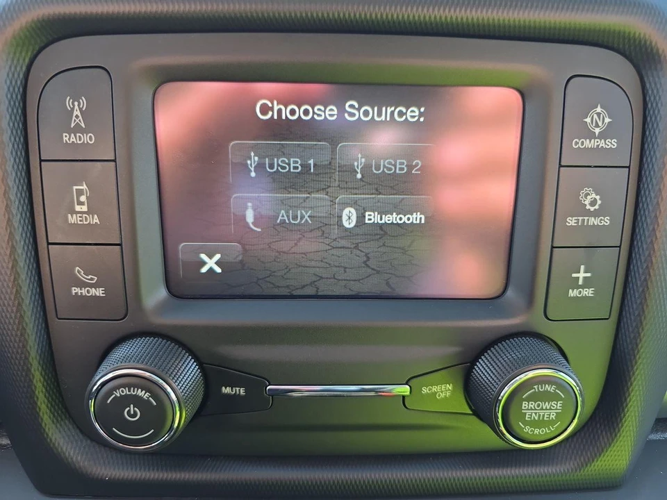 2019 Jeep JL Wrangler - Image 23 of 31