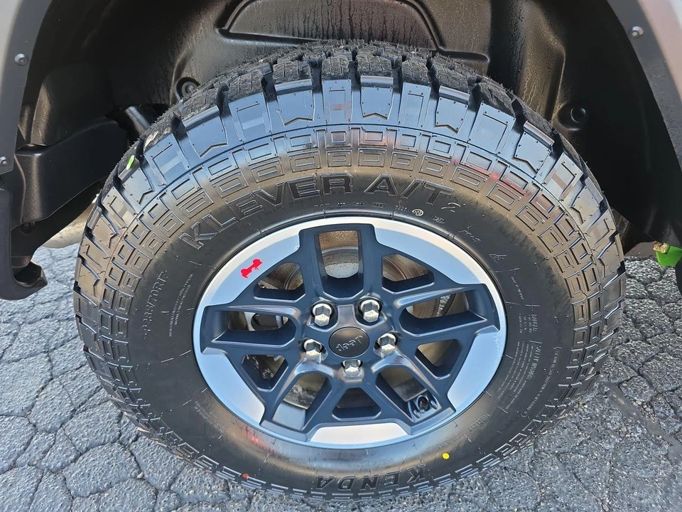 2019 Jeep JL Wrangler - Image 17 of 21