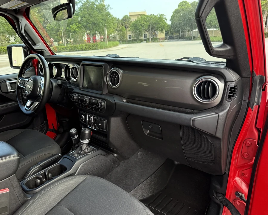 2019 Jeep JL Wrangler - Image 13 of 31