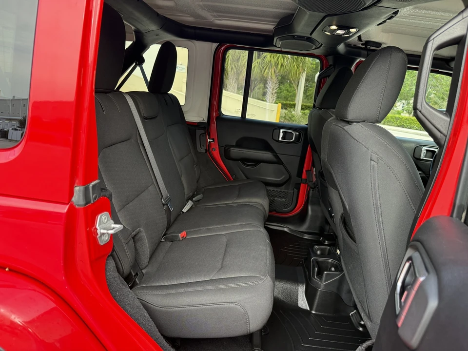 2019 Jeep JL Wrangler - Image 15 of 31