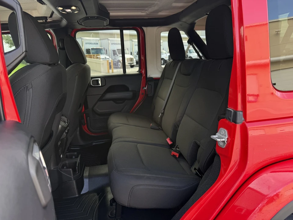 2019 Jeep JL Wrangler - Image 14 of 31