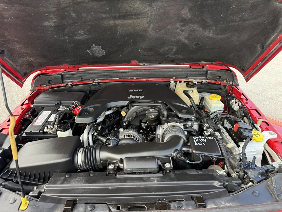 2019 Jeep JL Wrangler - Image 16 of 31