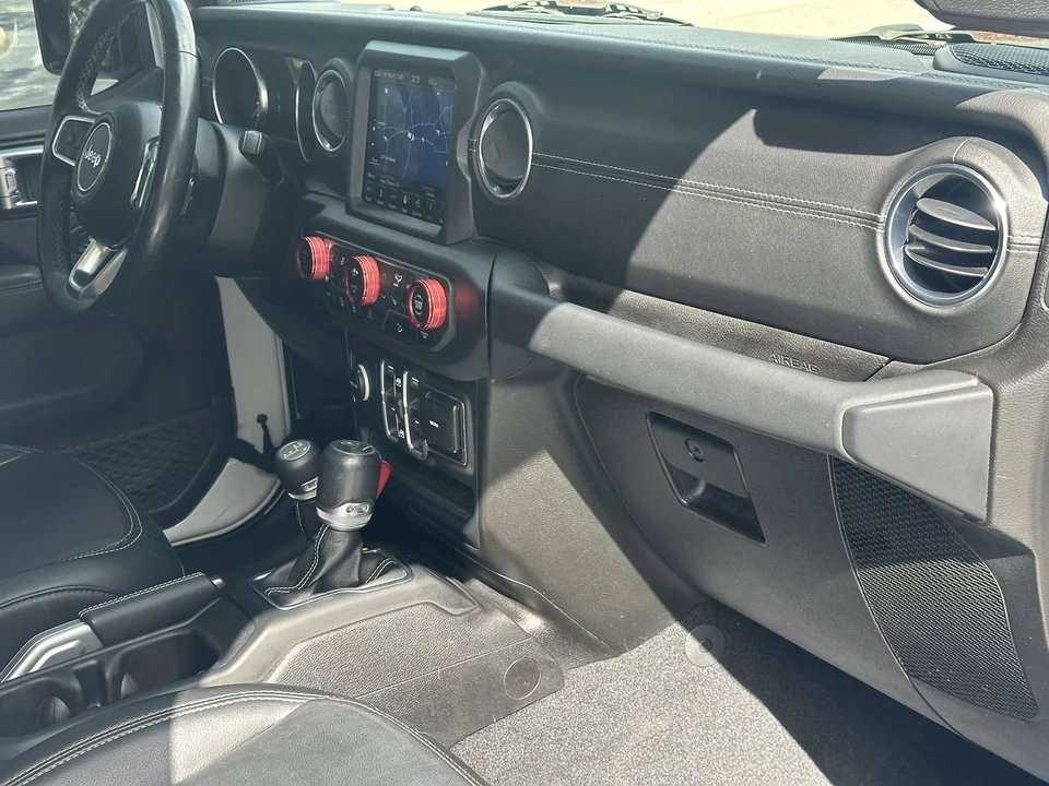 2019 Jeep JL Wrangler - Image 17 of 21