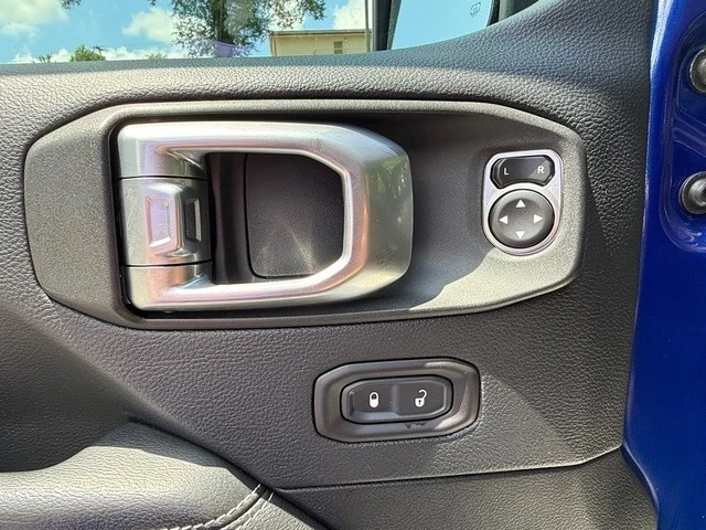 2019 Jeep JL Wrangler - Image 12 of 27