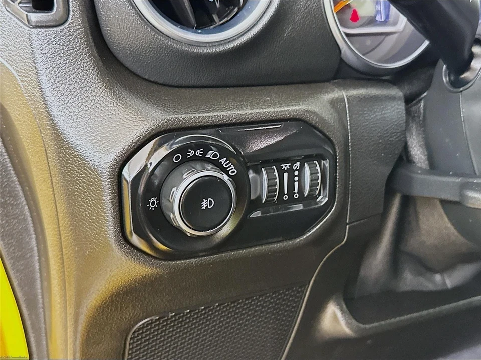 2019 Jeep JL Wrangler - Image 10 of 21