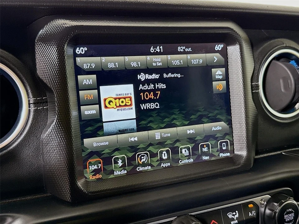2019 Jeep JL Wrangler - Image 15 of 21