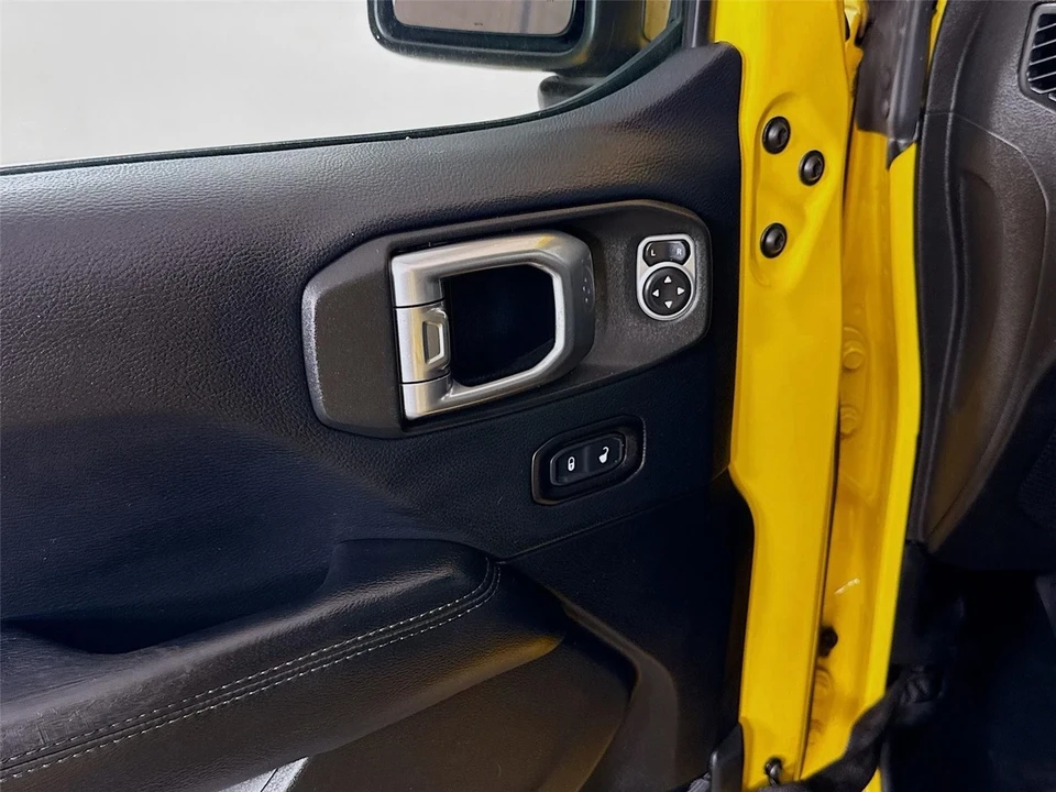 2019 Jeep JL Wrangler - Image 18 of 21