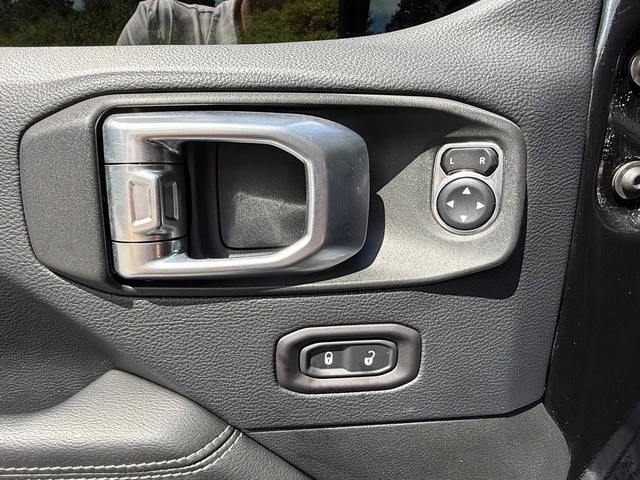 2019 Jeep JL Wrangler - Image 12 of 30