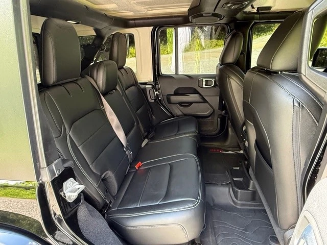 2019 Jeep JL Wrangler - Image 17 of 30