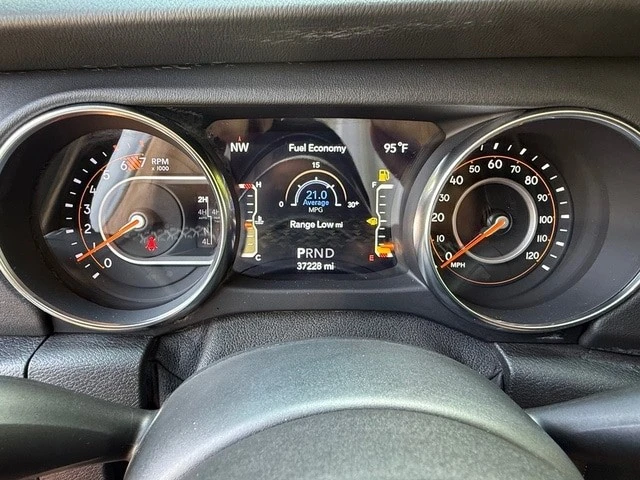 2019 Jeep JL Wrangler - Image 20 of 30